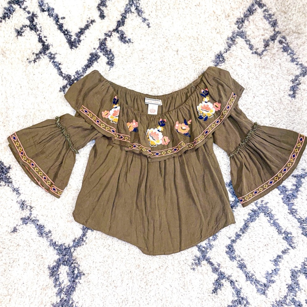 Off-the-shoulder ruffled babydoll top